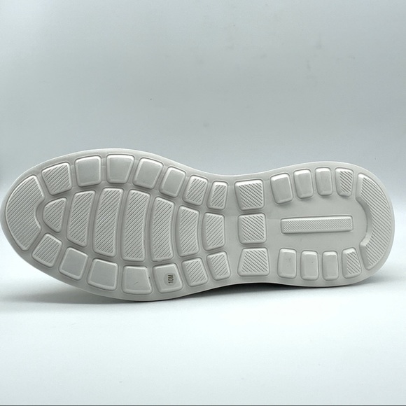 Vince Camuto Eamon Oyster Grey Lace-Up Sneaker - Picture 8 of 16